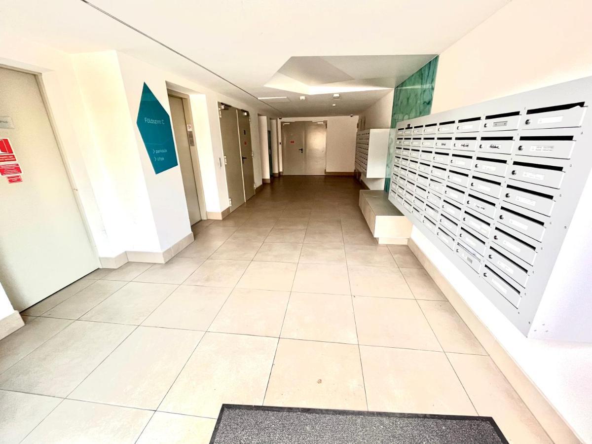 Marina Garden Apartment บูดาเปสต์ ภายนอก รูปภาพ